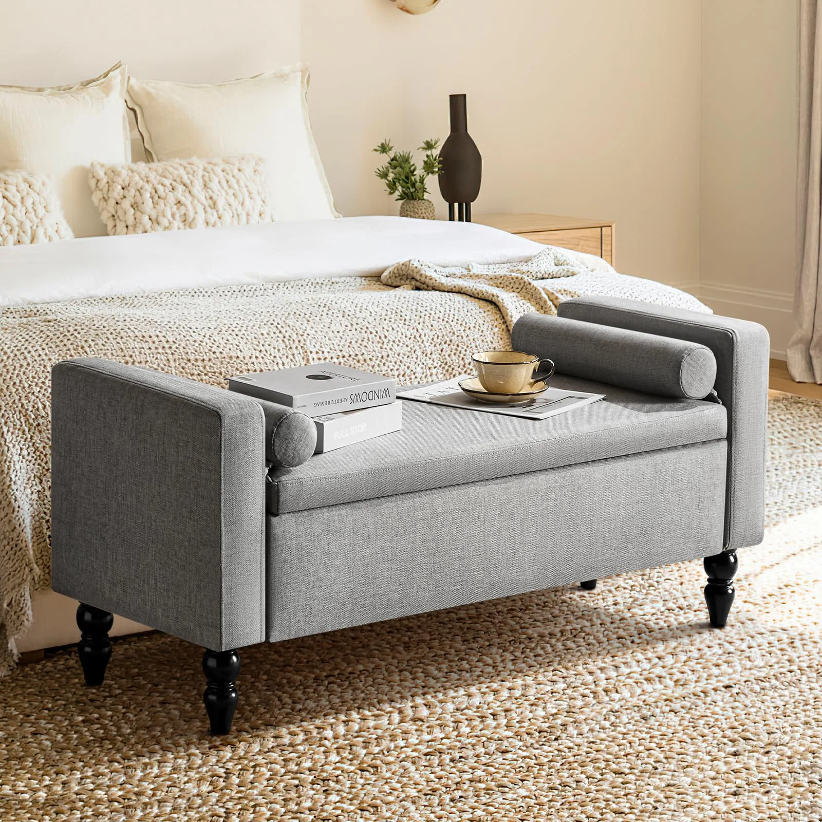 Hellove Sitzbank mit Stauraum, gepolsterte Aufbewahrungsbank mit Leinenbezug, Armlehnen & Kissen, Bettbank mit Massivholzbeinen, Schuhbank für Flur, Schlafzimmer, Wohnzimmer, 116x45x42 cm, Grau