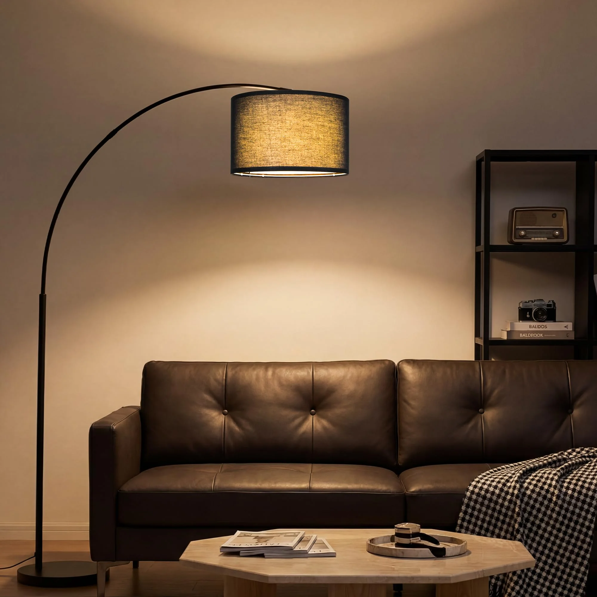 LuminexDesigns Bogenlampe Wohnzimmer 200cm Schwarz, E27 Stehlampe Modern | Mit 80cm Ausladung, 320° verstellbarem Lampenkopf, Fußschalter, 3 Farbtemperaturen für Sofa Esstisch und Lesenecke OVEL FL21