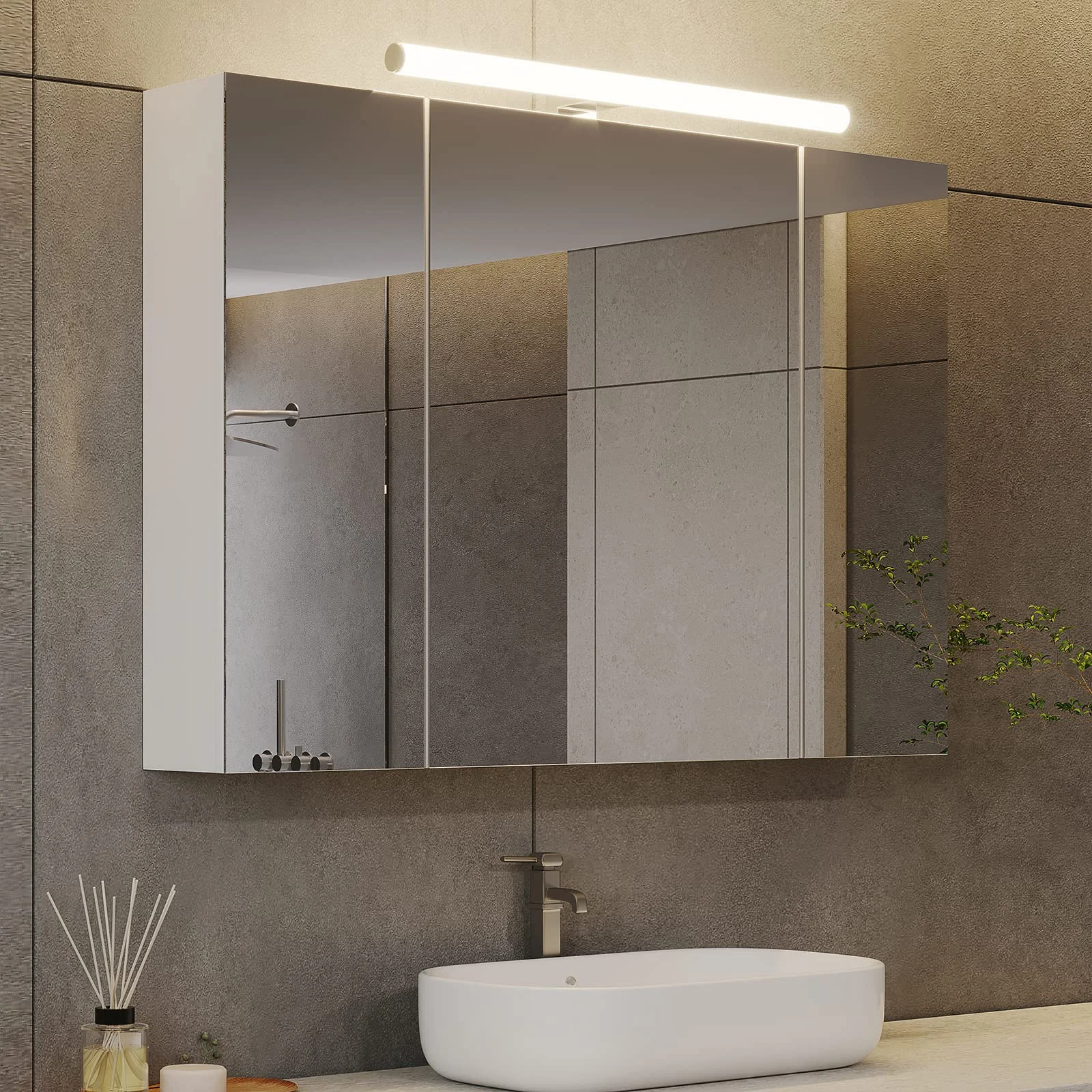DICTAC Spiegelschrank Bad mit Beleuchtung, Steckdose und Lichtschalter Badschrank mit Beleuchtung und Spiegel,Badezimmer Spiegelschrank mit 3 Türen, Hängeschrank, badspiegel, Weiß-80x60x16cm