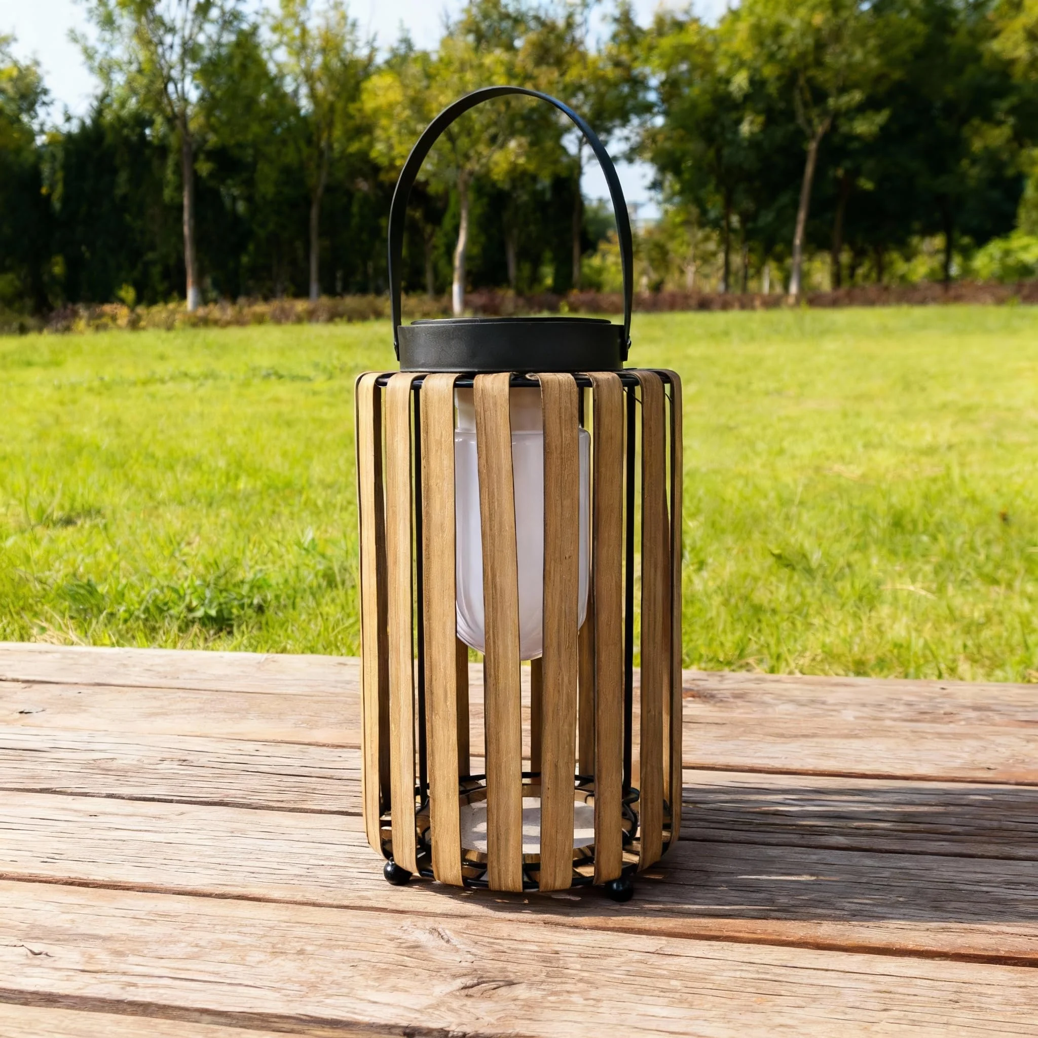 Vergrößert Solarlaterne Außen Boho, Rattan-Optik Laterne Hängend & Stehend | 2-in-1 Hänge- & Tischlaterne. Magische Schatten durch Flecht-Design. Auto Ein/Aus. Ideal für Bäume, Balkon & Garten-Partys.